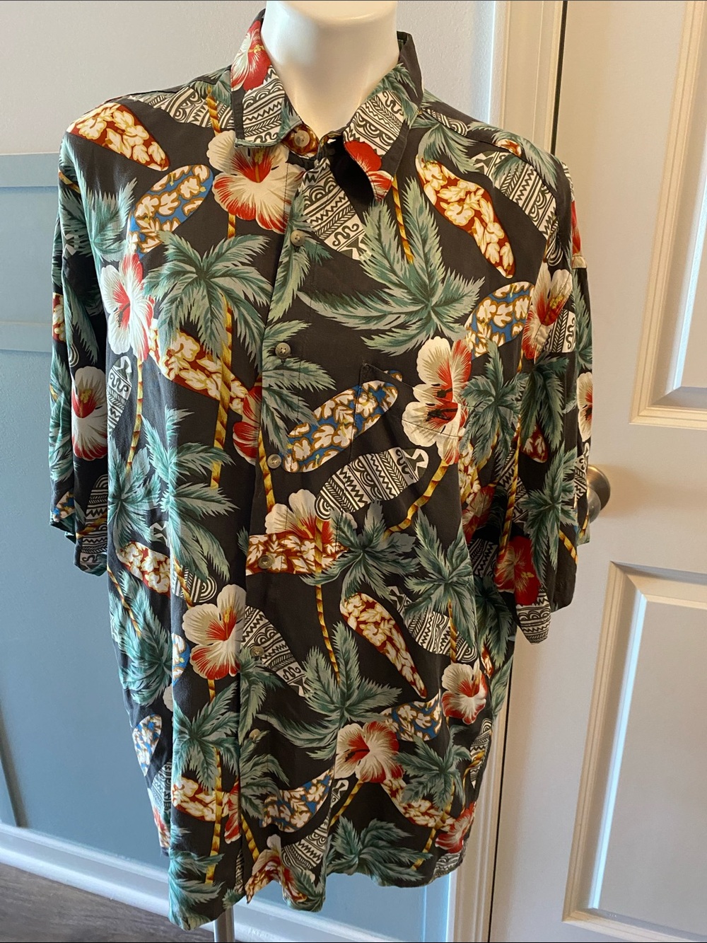 Tropical Button-Up Shirt with Floral Print